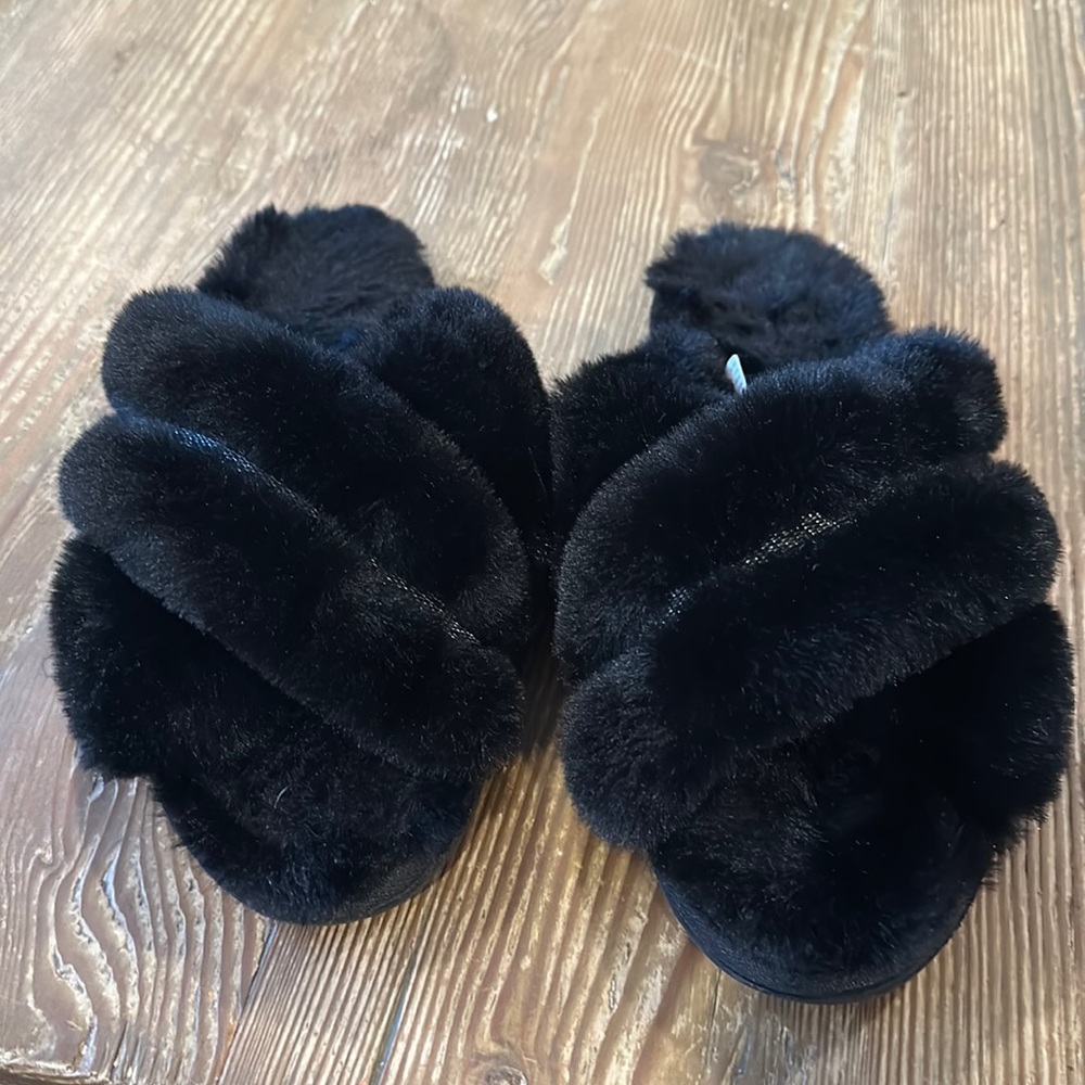 Cross Strap Black Puff Fuzzy Furry Fluffy Slip On Plush Slippers medium (7/8)